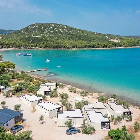 Jazine Vakantiehuis Tisno